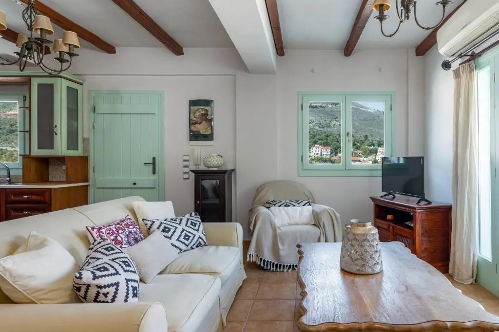 Spyros House, 3 bedrooms-sea view-in Agia Efimia