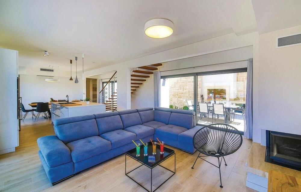 Beautiful Home In Seget Vranjca