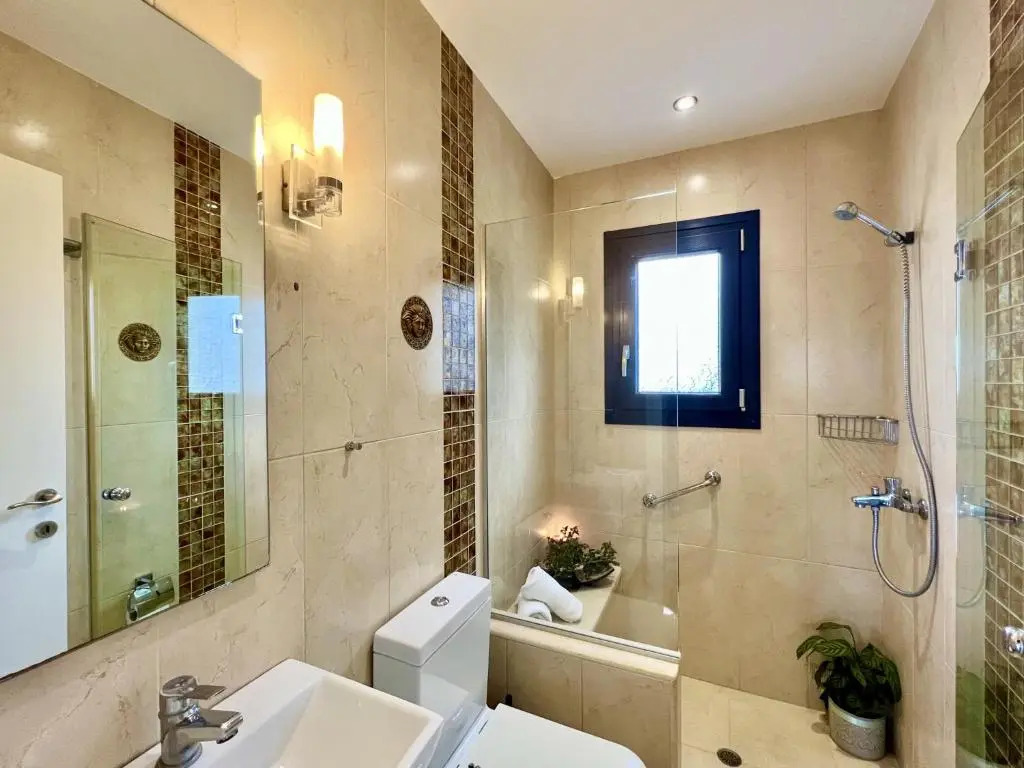 Beach Villa Heart House with private pool by DadoVillas