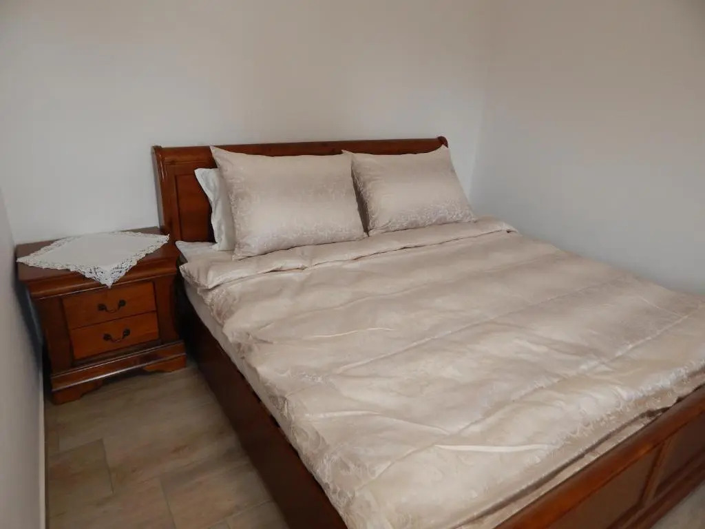 Apartment Lorimar