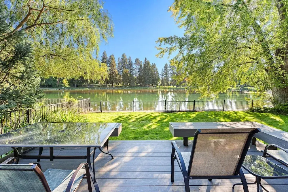 Mirror Pond 2 Bedroom Bungalow by RedAwning