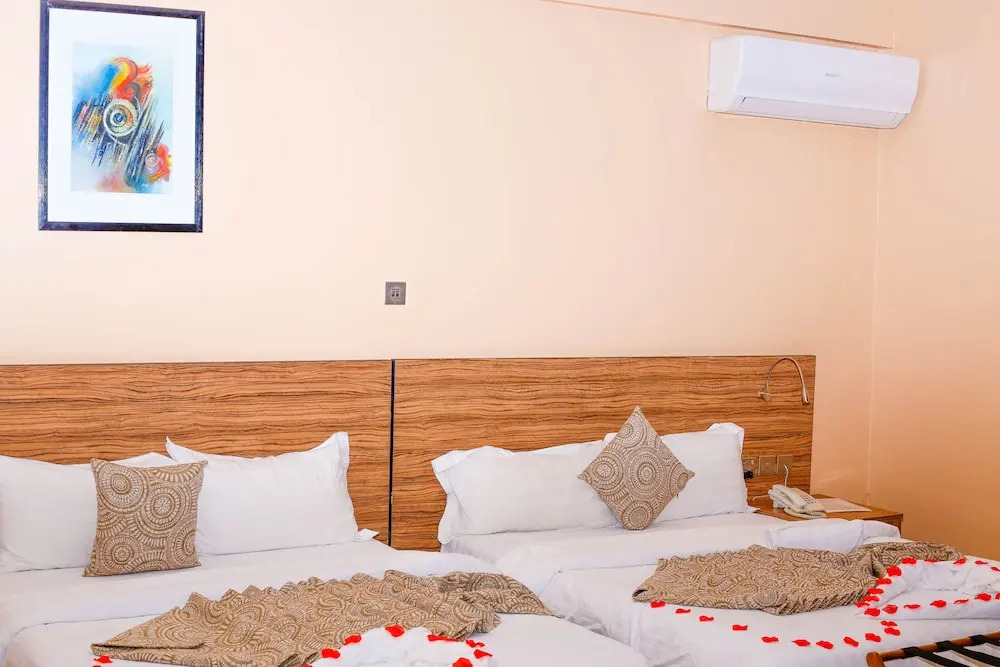 Midindi Hotel & Conference Center