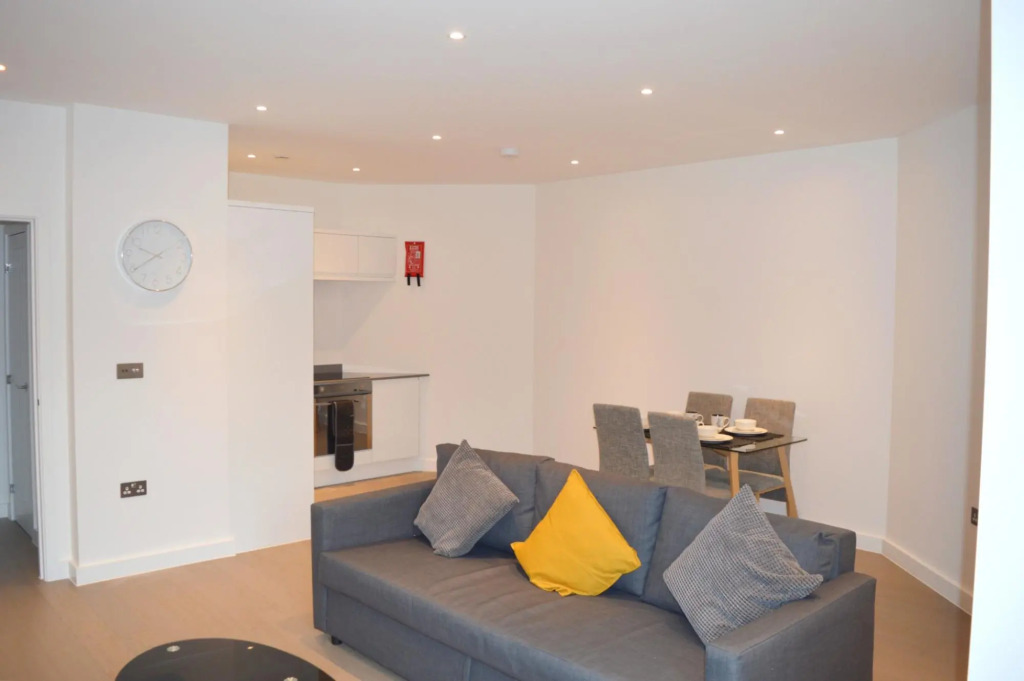 St Albans Luxury Apartment , 5 mins Walk to the Station - 18mins to Central London, Free WiFi &