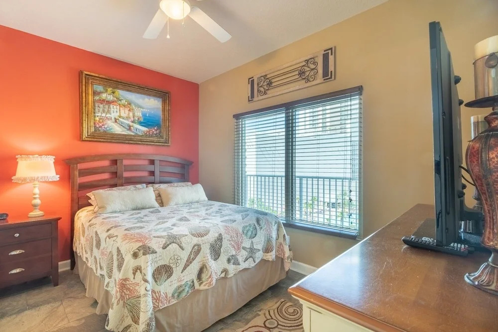 Shores Of Panama 621-sleeps 8, Free Beach Fun! Reserved Parking Space! 2 Bedroom Condo by RedAwning