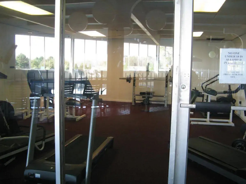 Howard Johnson by Wyndham Saint Joseph Benton Harbor