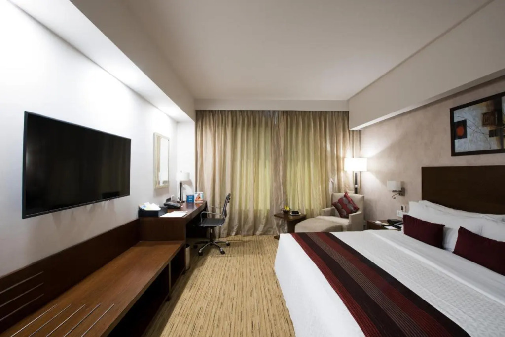 Four Points by Sheraton Hotel & Serviced Apartments, Pune
