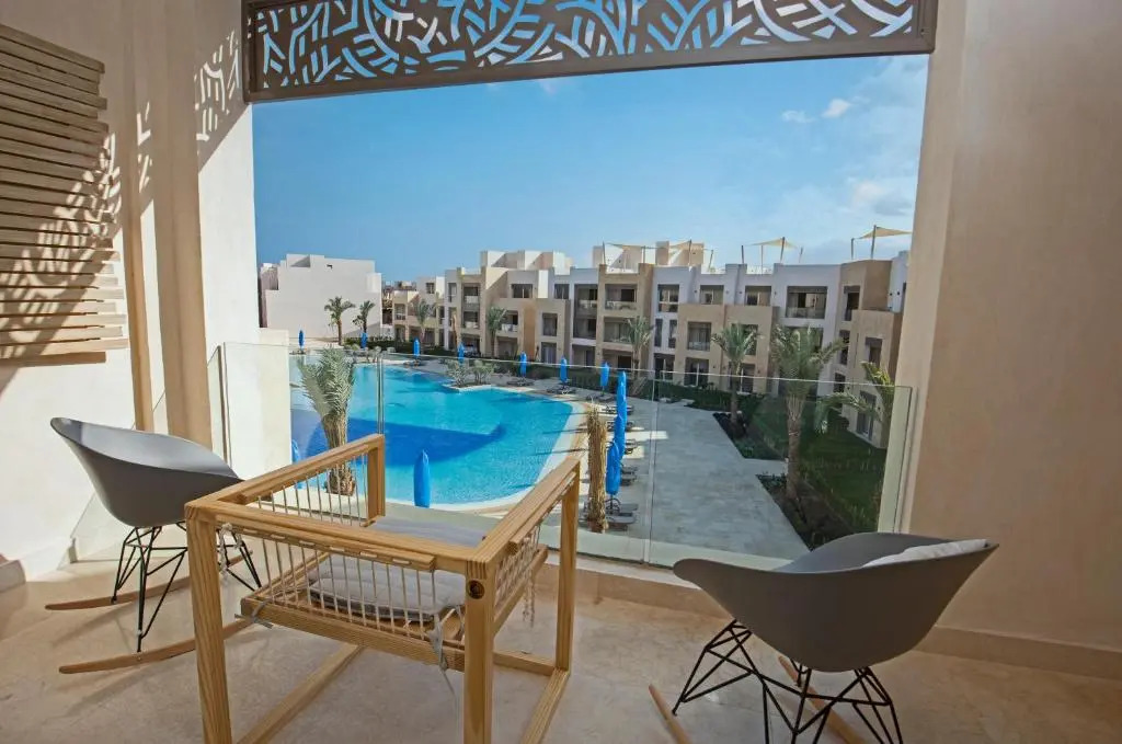 A Stunning Seaview Penthouse; 3bedrooms + Nanny