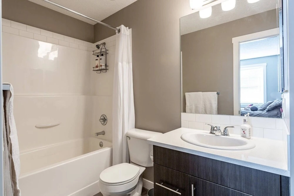Upscale Townhome,banff,spruce Meadows ,pets