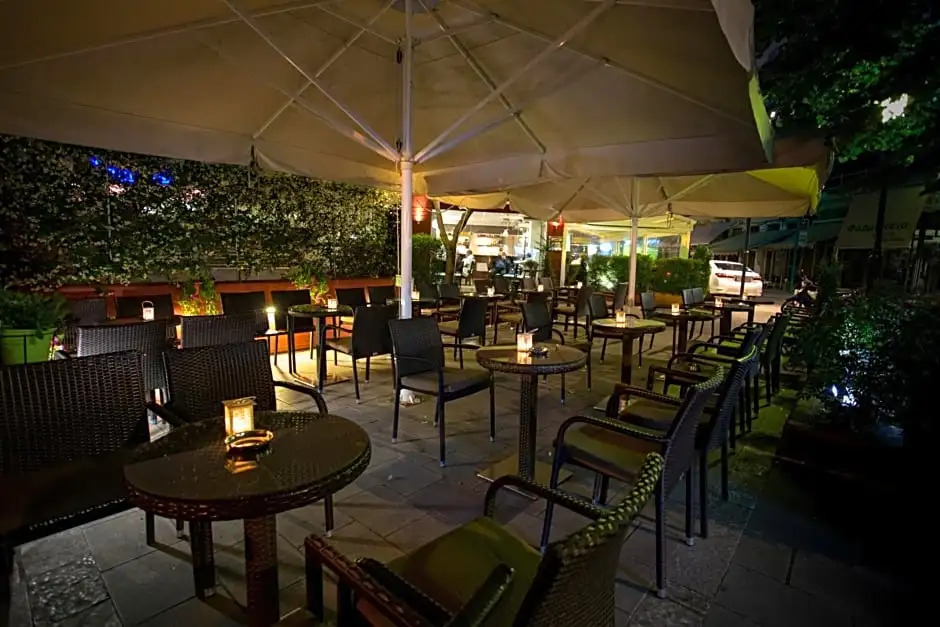 Hotel Cronos