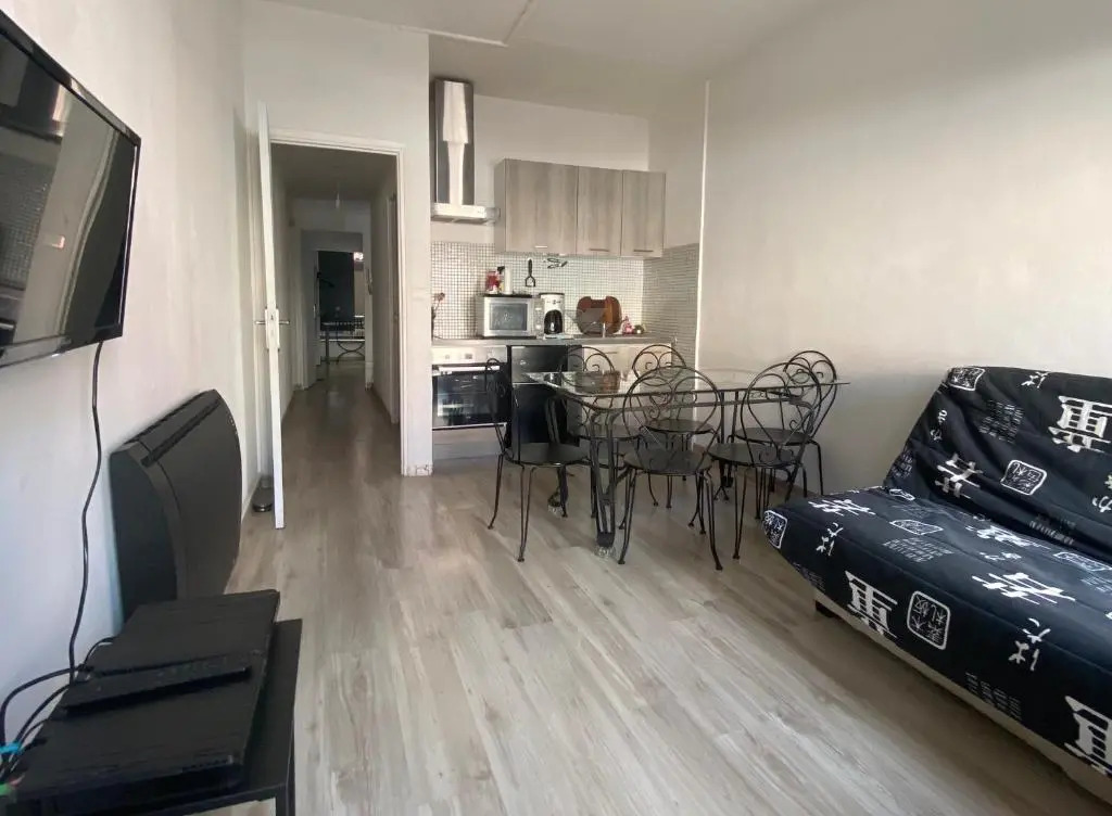 Cœur de Ville Au 1er 66m2, Vu Sur la Place