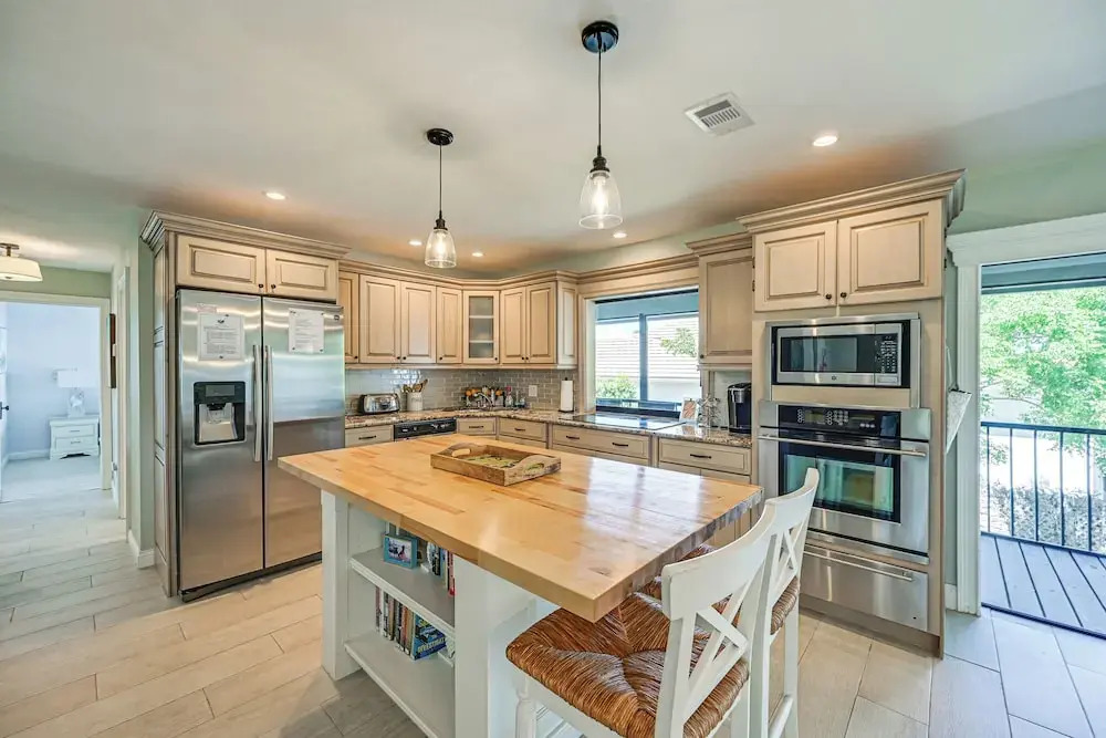 Marco Island Family Home: Pool, Lanai, Backyard!