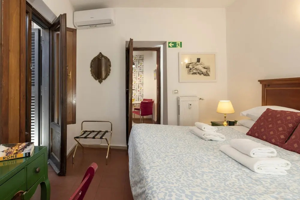 Chiara in Pantheon Apartment With Terrace