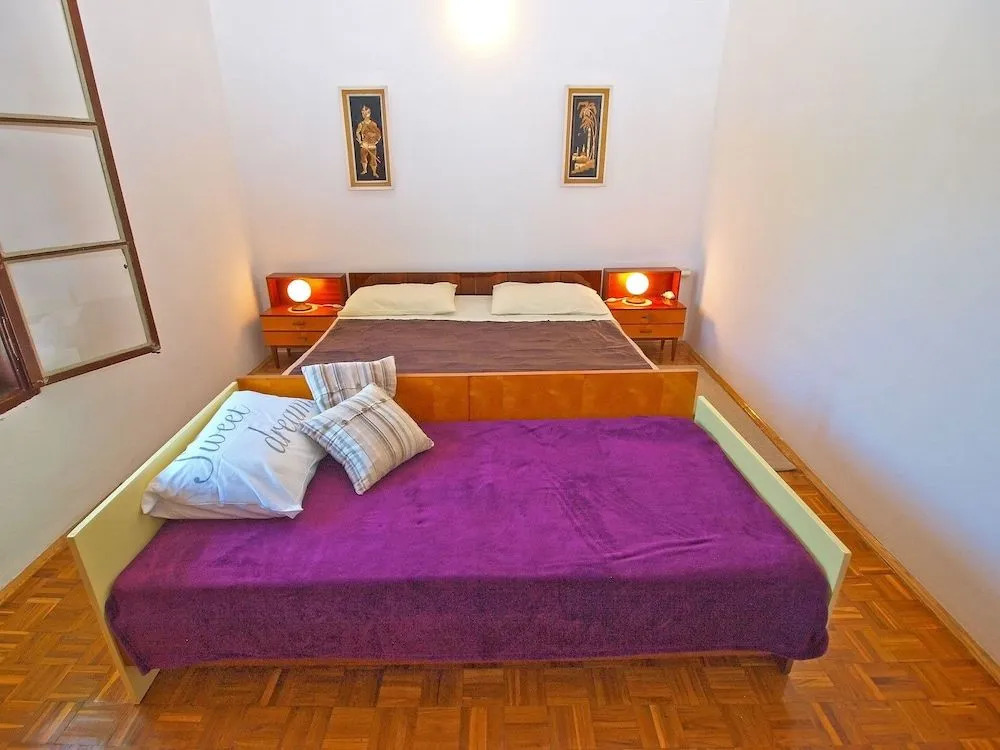 Apartment 950