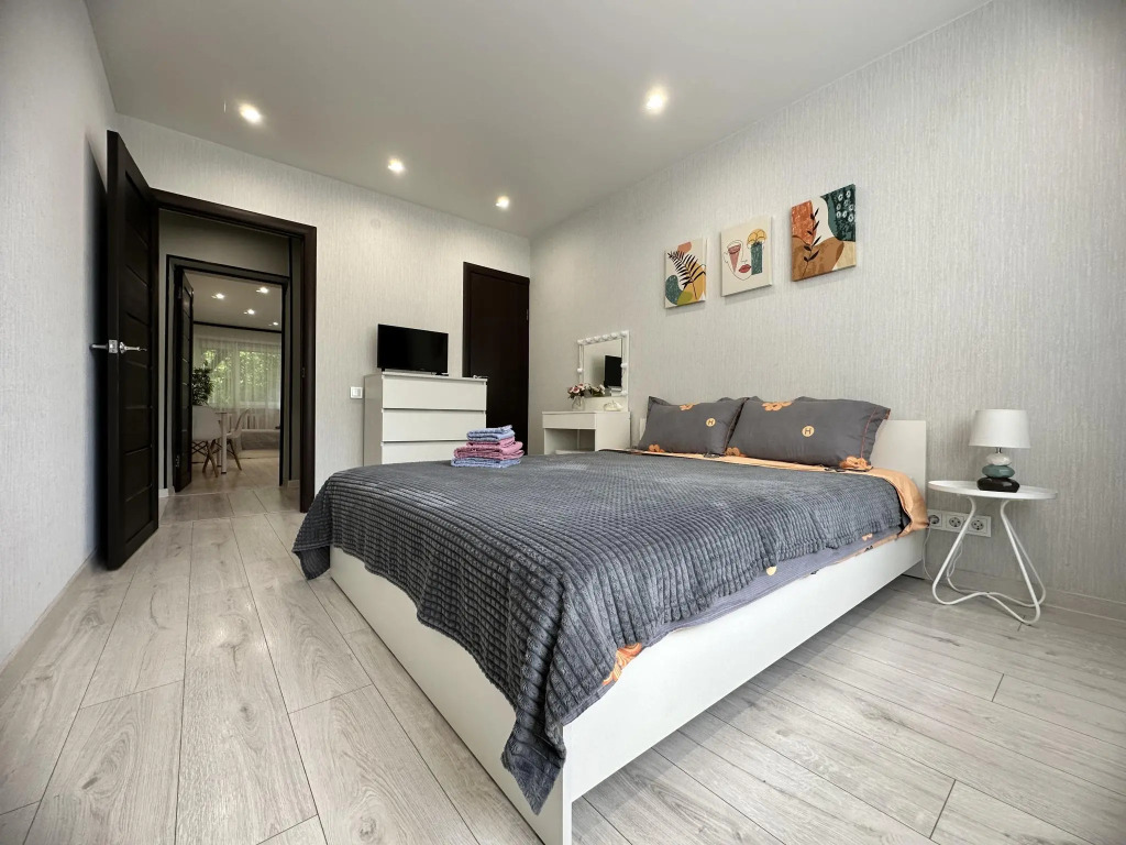 Квартира на Дмитрия Донского