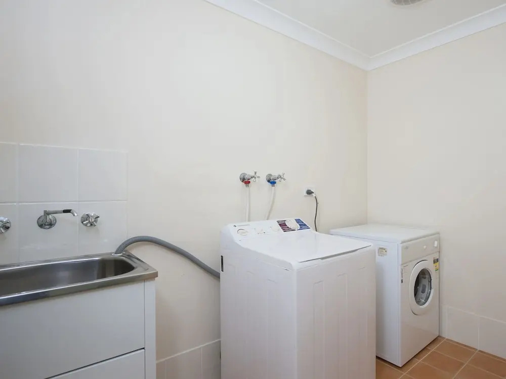 Lagoons Estate, 6 Dowling Street
