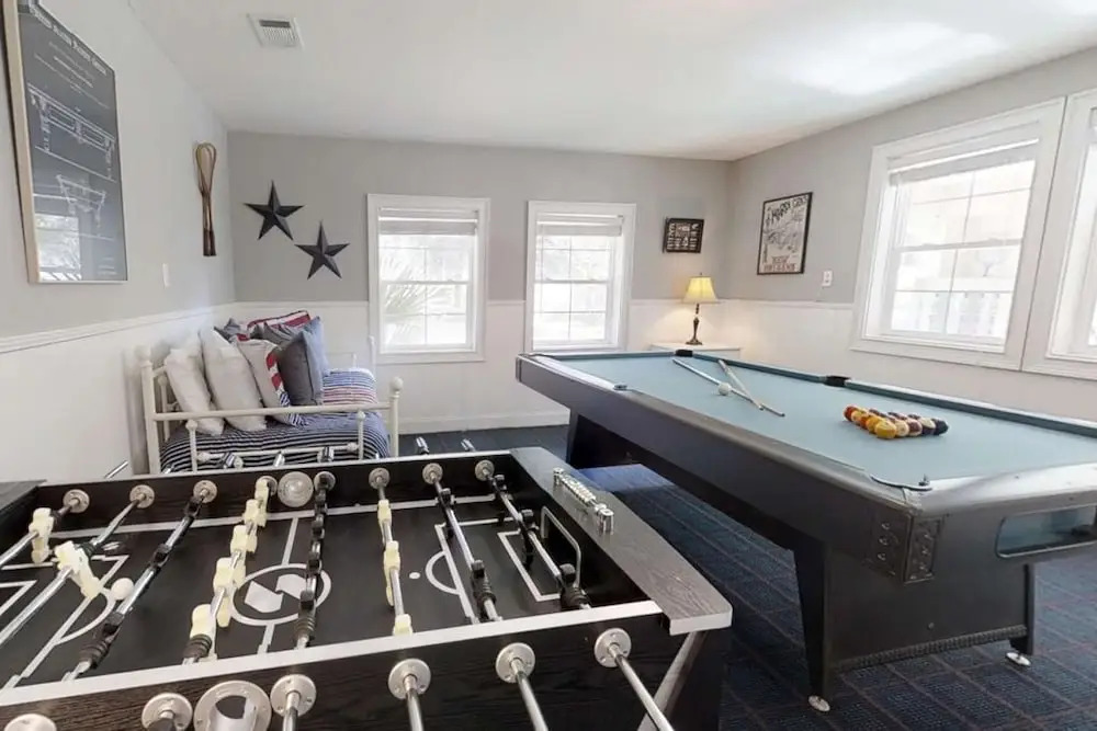 Palm Breeze 5 Bedroom Holiday Home