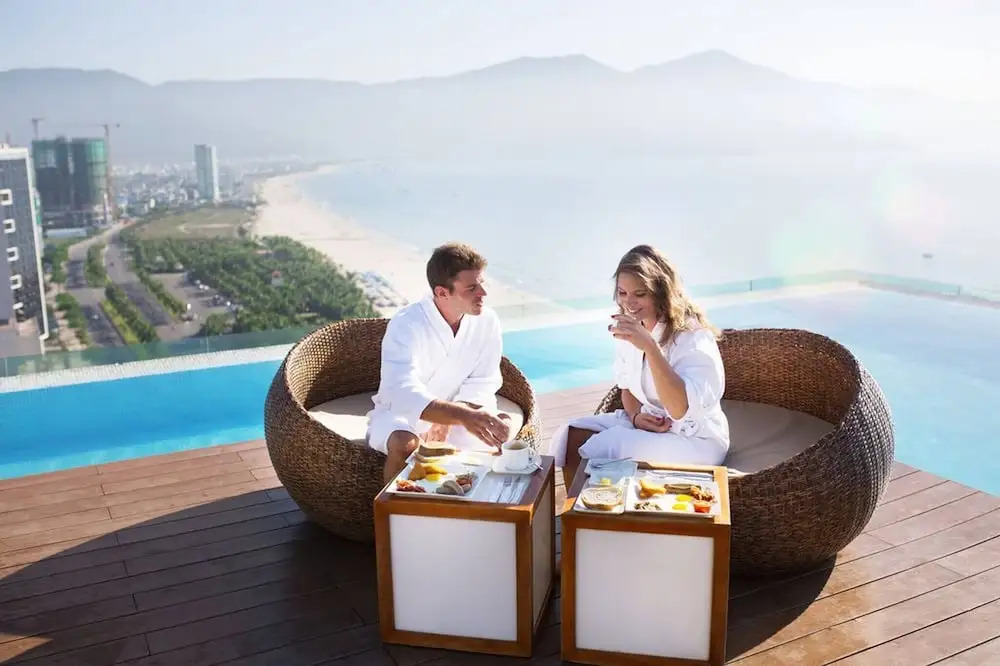 Stunning 80m2 Sea View Apartment, 1-min To Beach