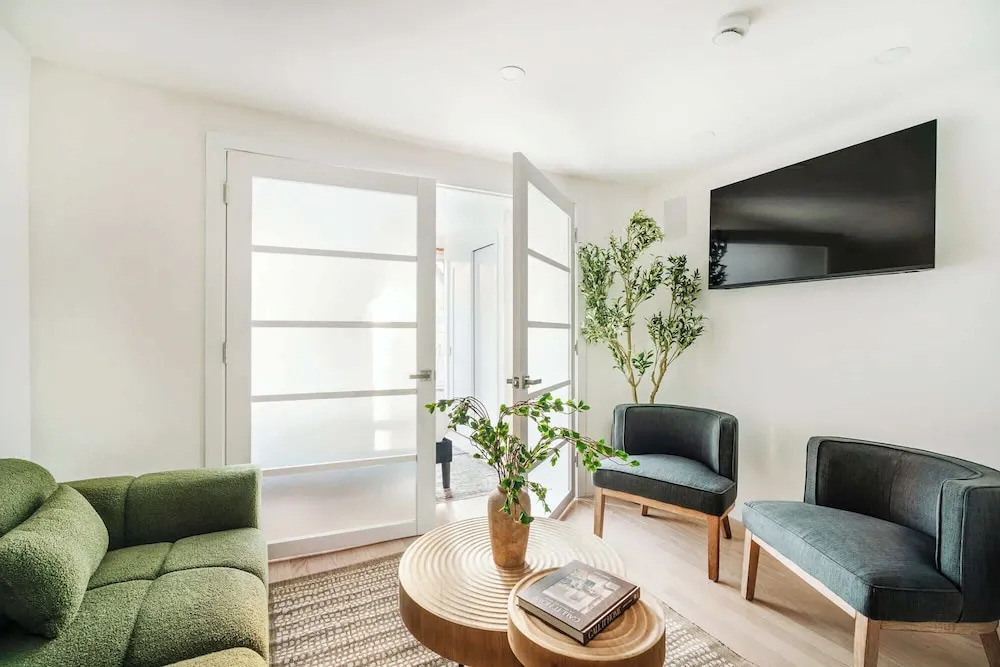22-3b Sleek Modern 1BR Gramercy