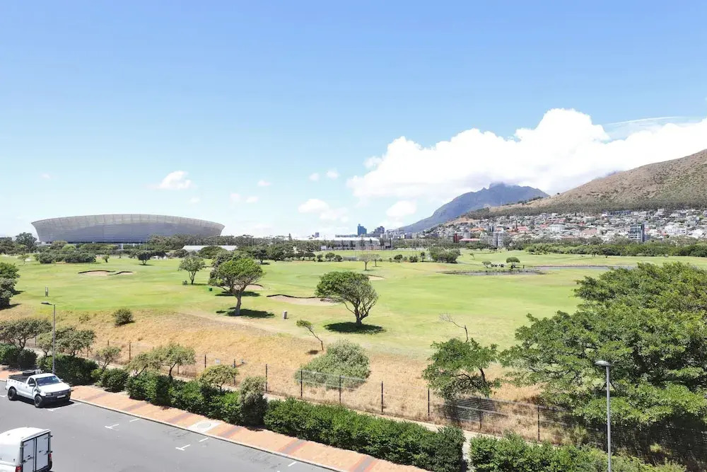 Two Bedroom Apartment With Mountain Views