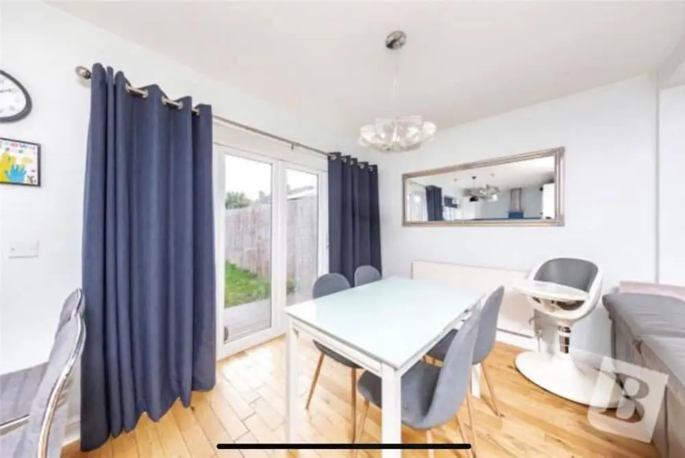 Stunning 4-bed House in Gidea Park
