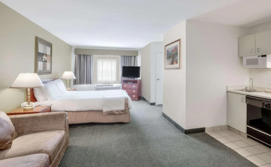 Hawthorn Suites Sacramento