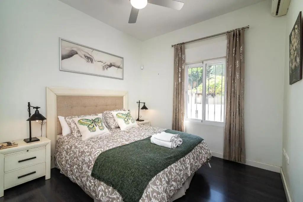 VB Velázquez 6BDR Villa Marina