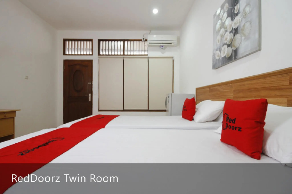 RedDoorz Plus near Plaza Indonesia