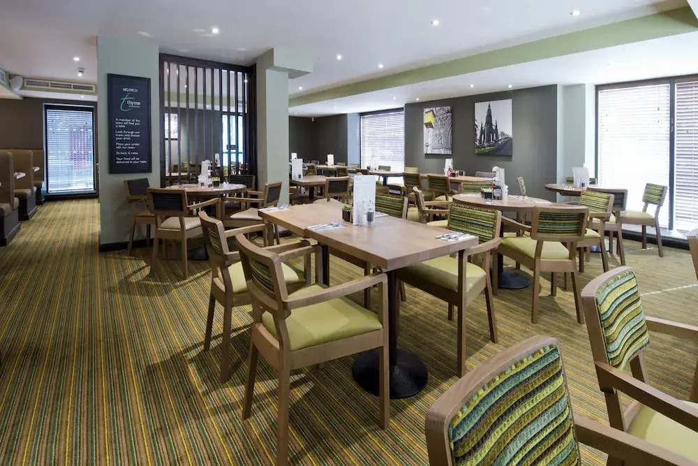 Premier Inn Edinburgh Cc York Place/St James Quarter