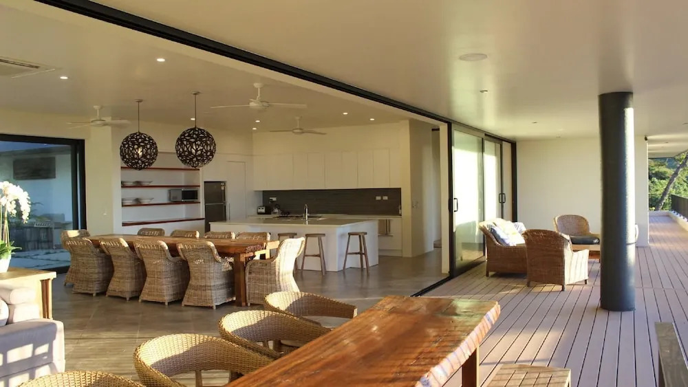 Nikao Luxury Villa