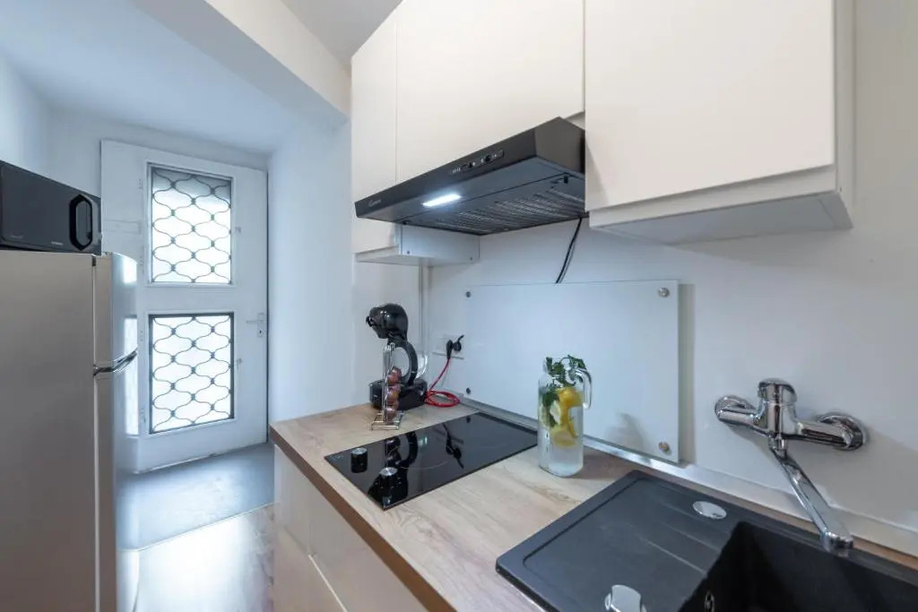 Apartment Near Old Town, FREE Parking & Huge Garden