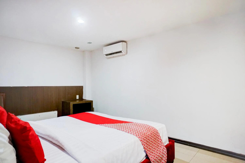 OYO 2574 Z Suites Hotel