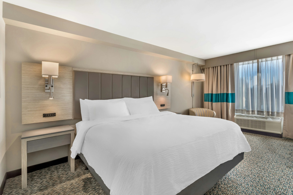 Holiday Inn Knoxville N - Merchant Drive by IHG