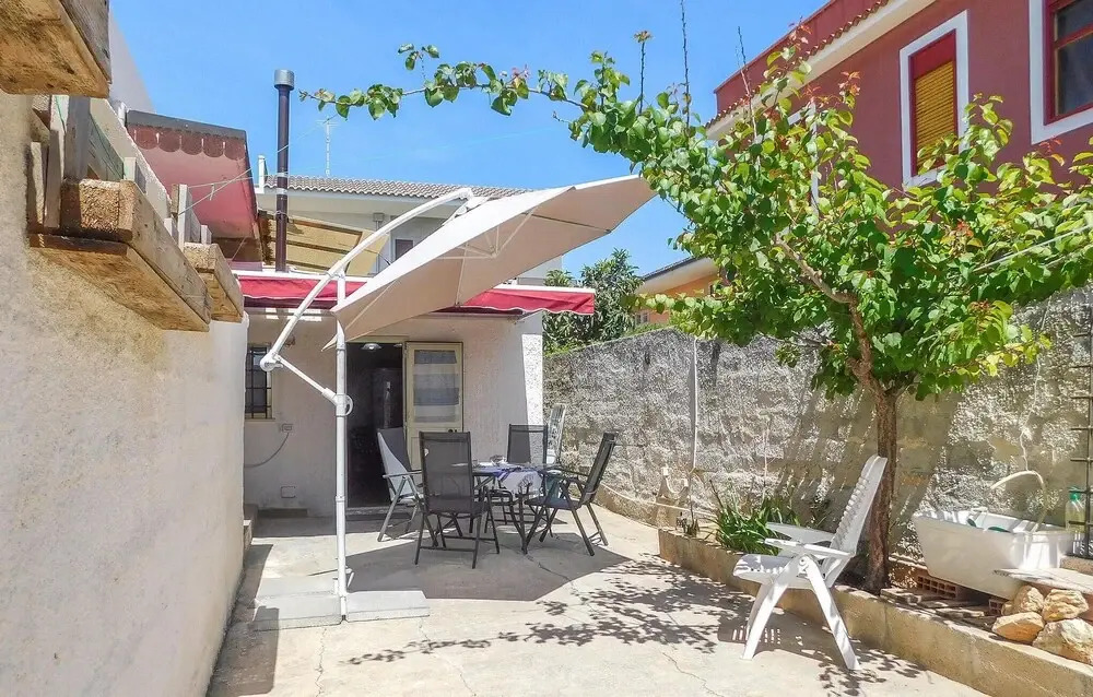 Nice Home in Avola With 1 Bedrooms and Wifi