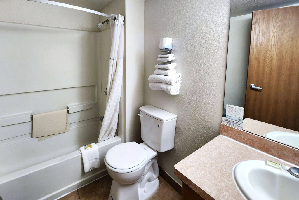 Super 8 by Wyndham Austin North/University Area