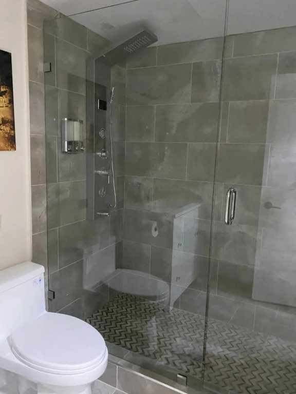 2 Br pool Hot Tub Sauna private balcony with amazing water-view sleep 6 guests