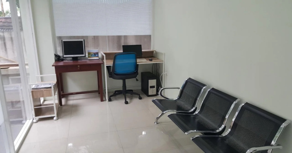 RedDoorz Hostel @ Manado Green Hostel