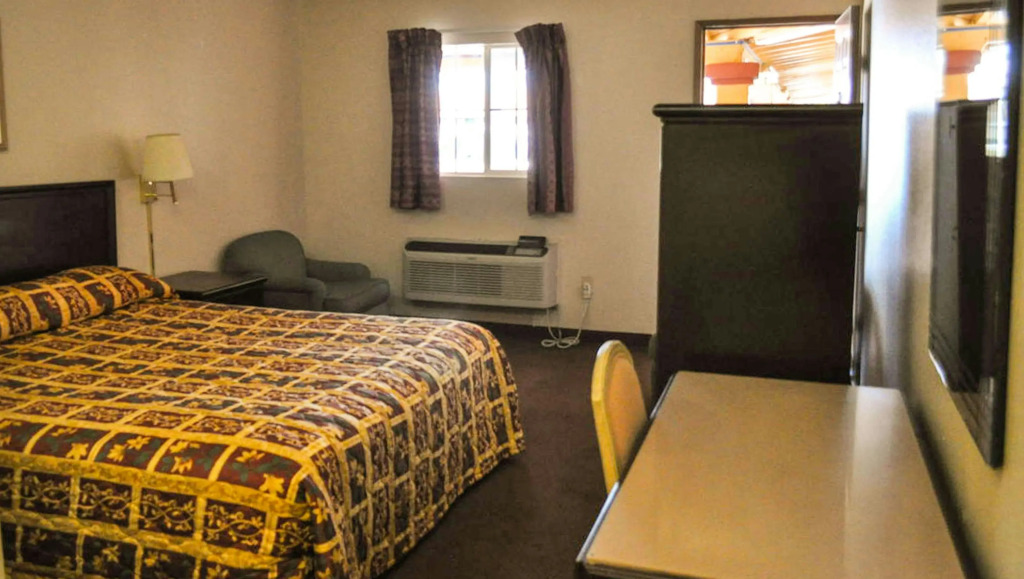 California Suites Motel
