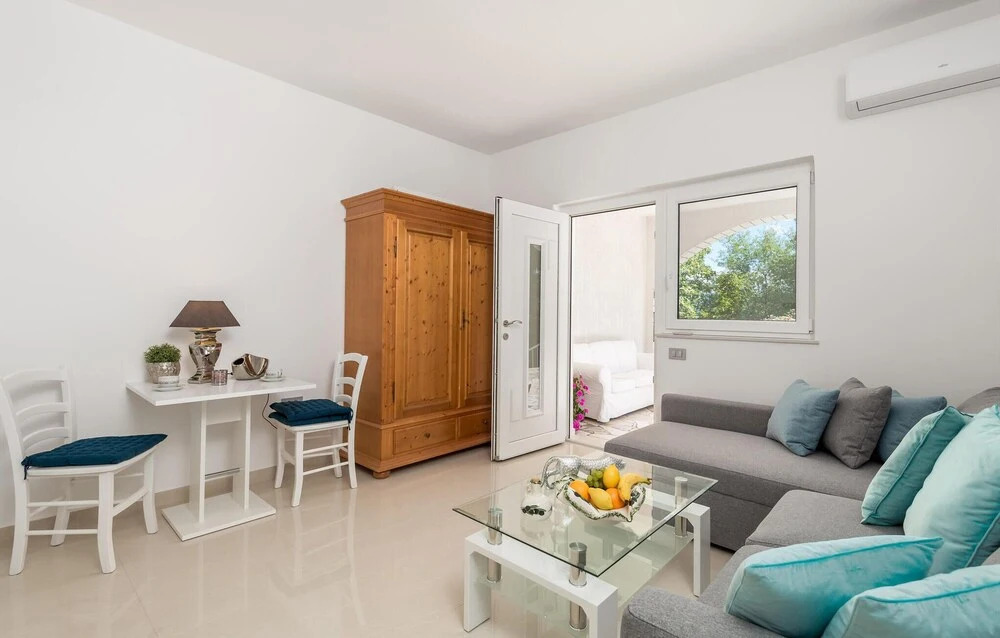 Amazing Home in Veprinac With 4 Bedrooms, Wifi and Outdoor Swimming Pool