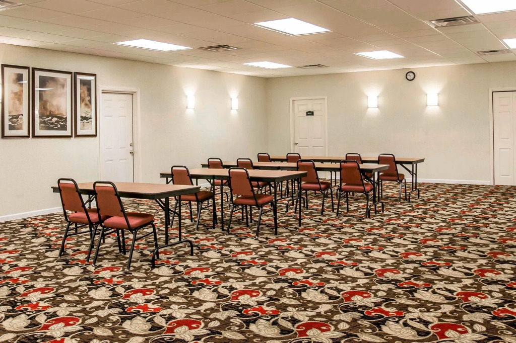 Quality Inn & Suites near Lake Eufaula