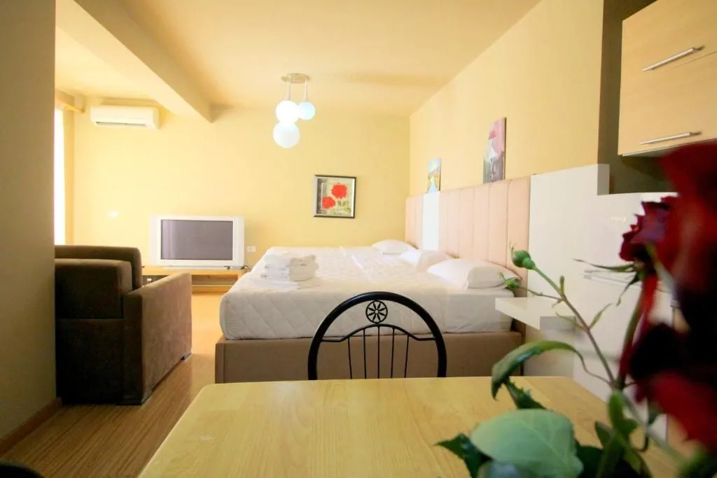 Eval Hotel