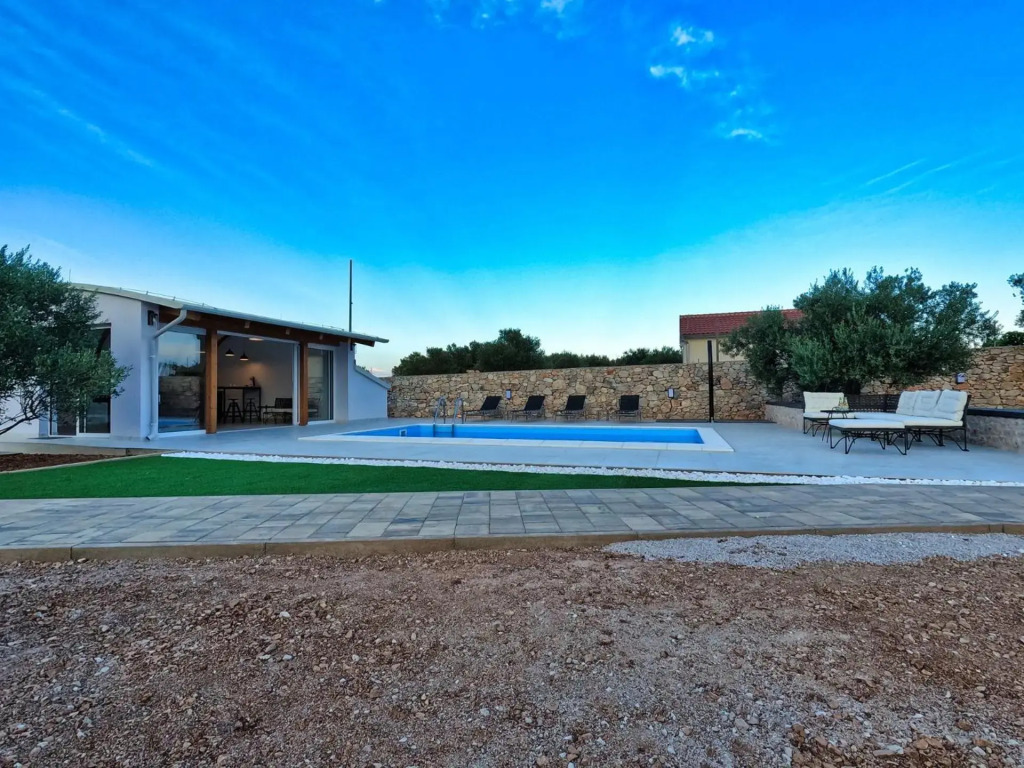 Villa 195