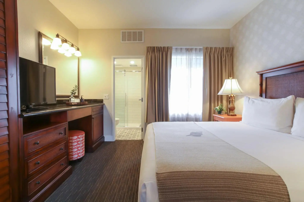 Oxford Suites Pismo Beach