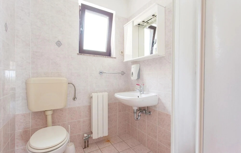 Beautiful Home in Malinska With Wifi and 3 Bedrooms