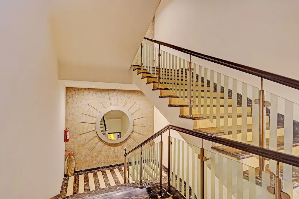 Super Townhouse OAK Hotel City Mark Gurgaon