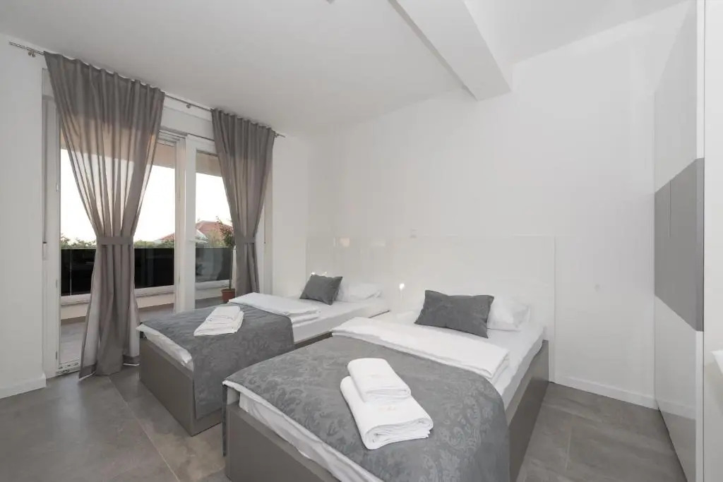 Villa Magnifica apartments with pool