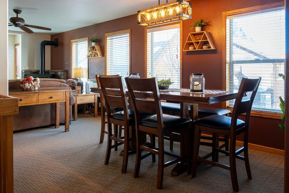 Alpenglow Three Bedroom Two Bath XL A16