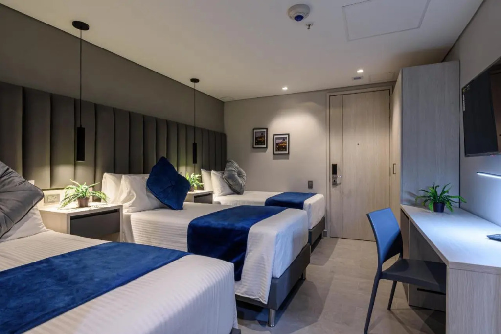 4 Sur Hotel