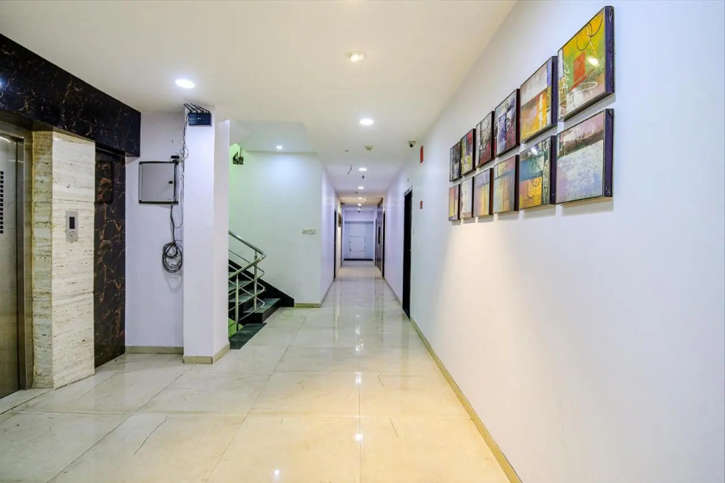 FabHotel Rani Tower - Chinar Park