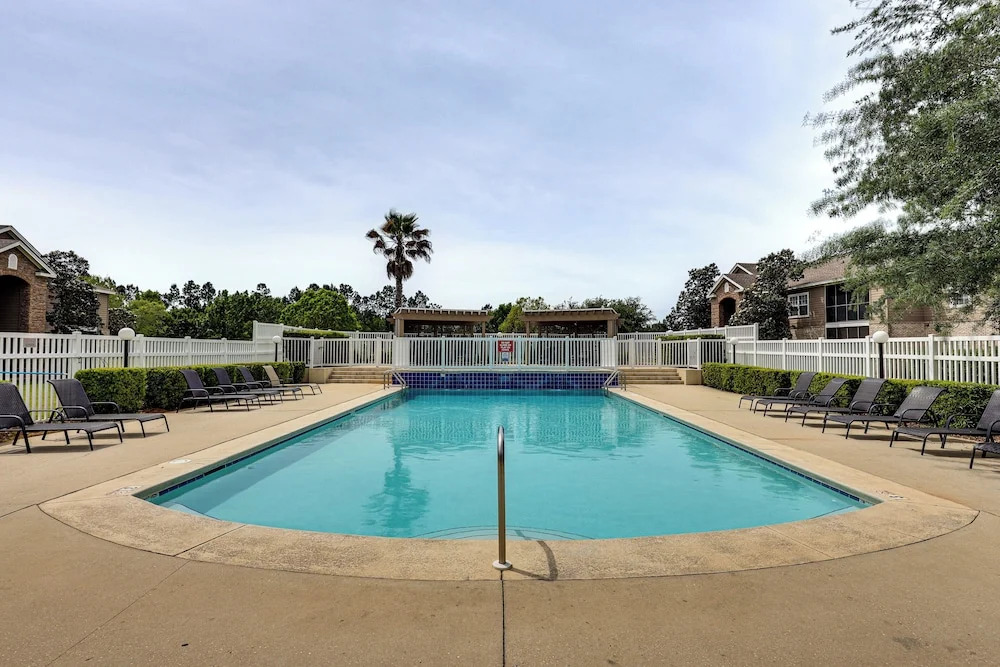 Pool Access! Recently Updated Retreat in Foley