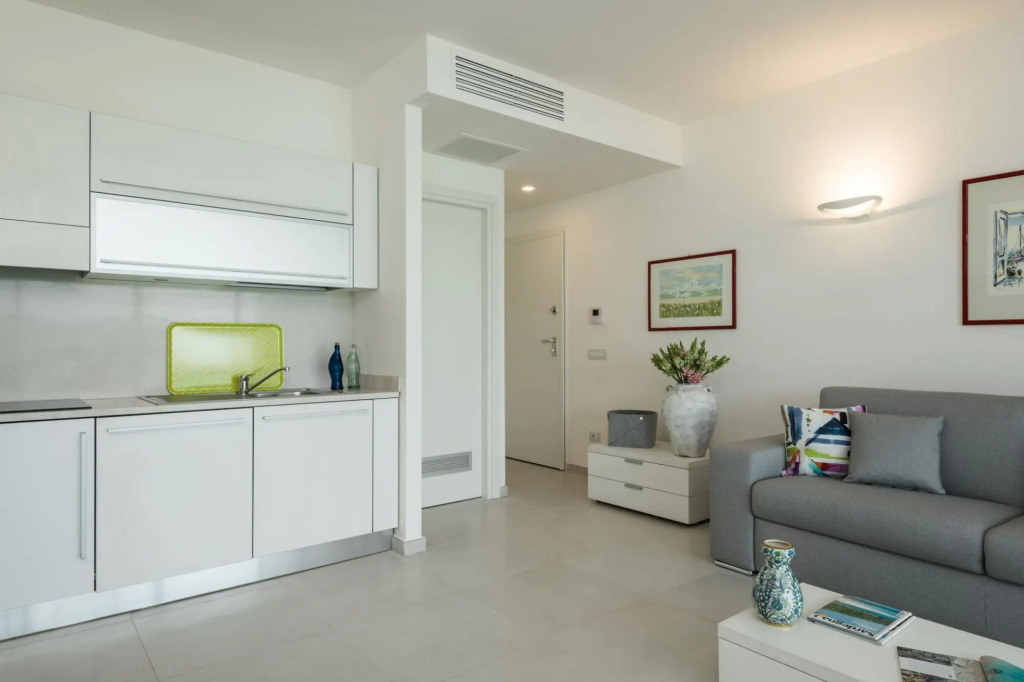 One bedroom, 1 bathroom, living room with sofa bed, kitchen, large terrace and a private parking.-AIRONI 7 BILO